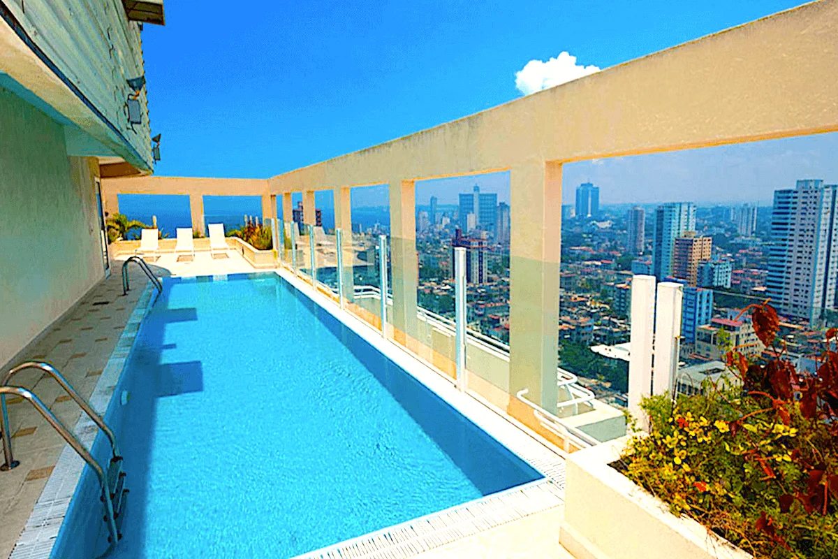 Luminosa Atlantic Villa Havana pool and lounge