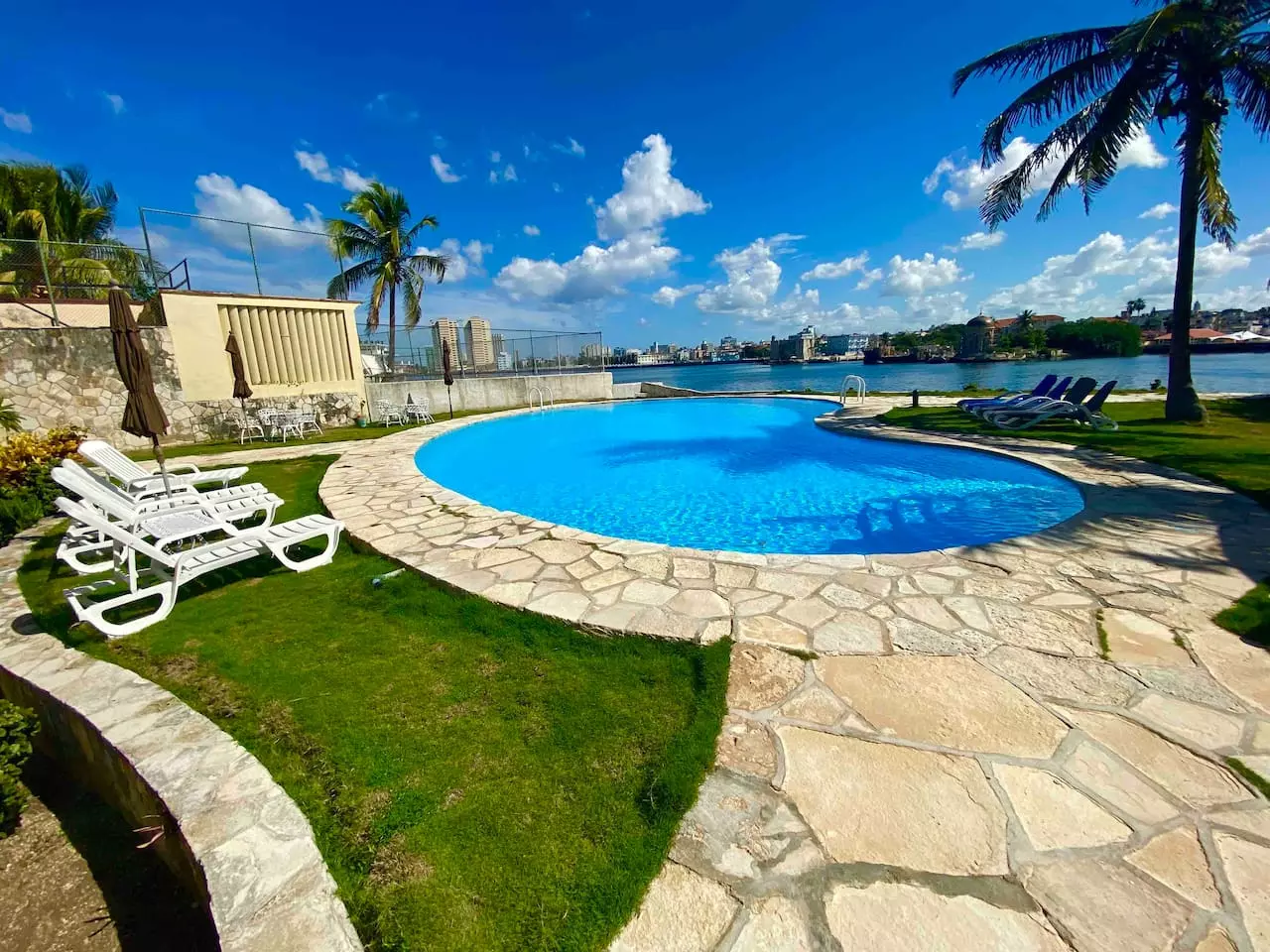 Villa Sapphire Ridge Havana luxury villa with pool