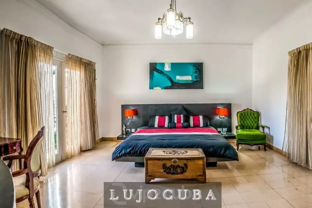 Spacious king bedroom with television at Mansion El Duque
