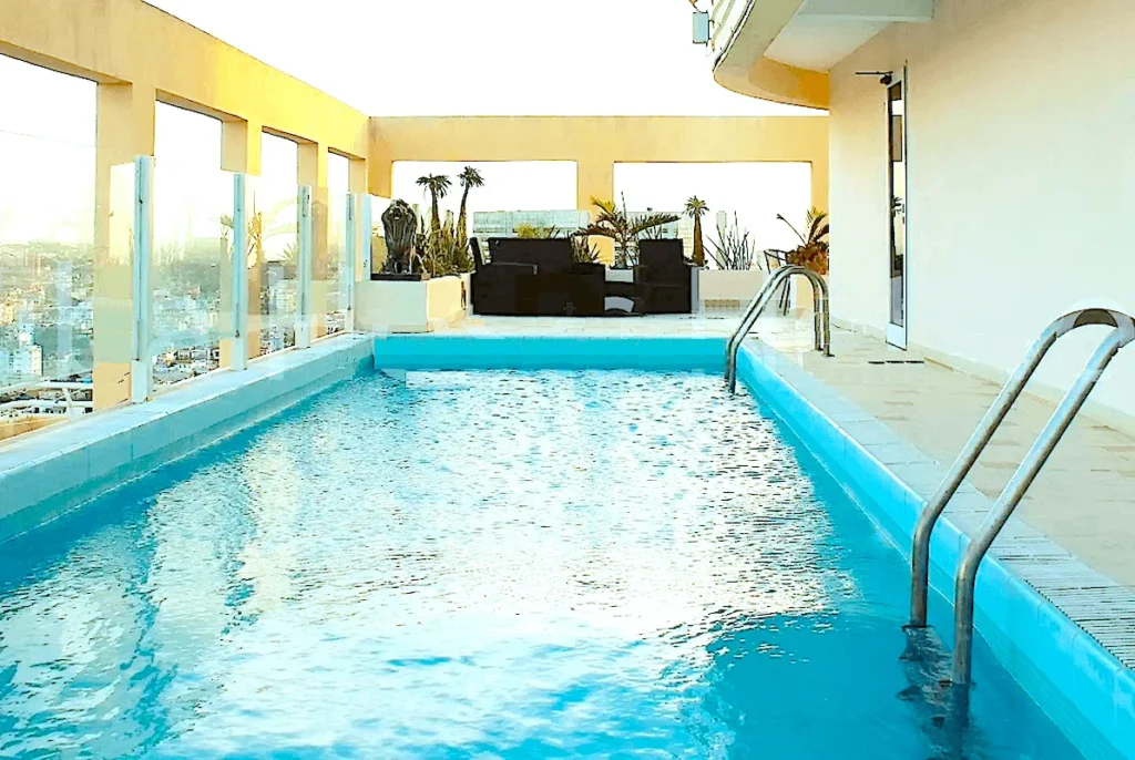 Penthouse Atlantic City private rooftop pool in Vedado, Havana