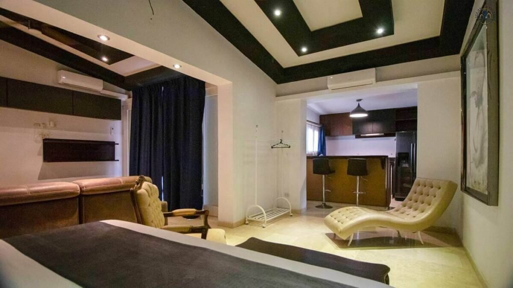 Principal suite sitting area at Villa Aurora