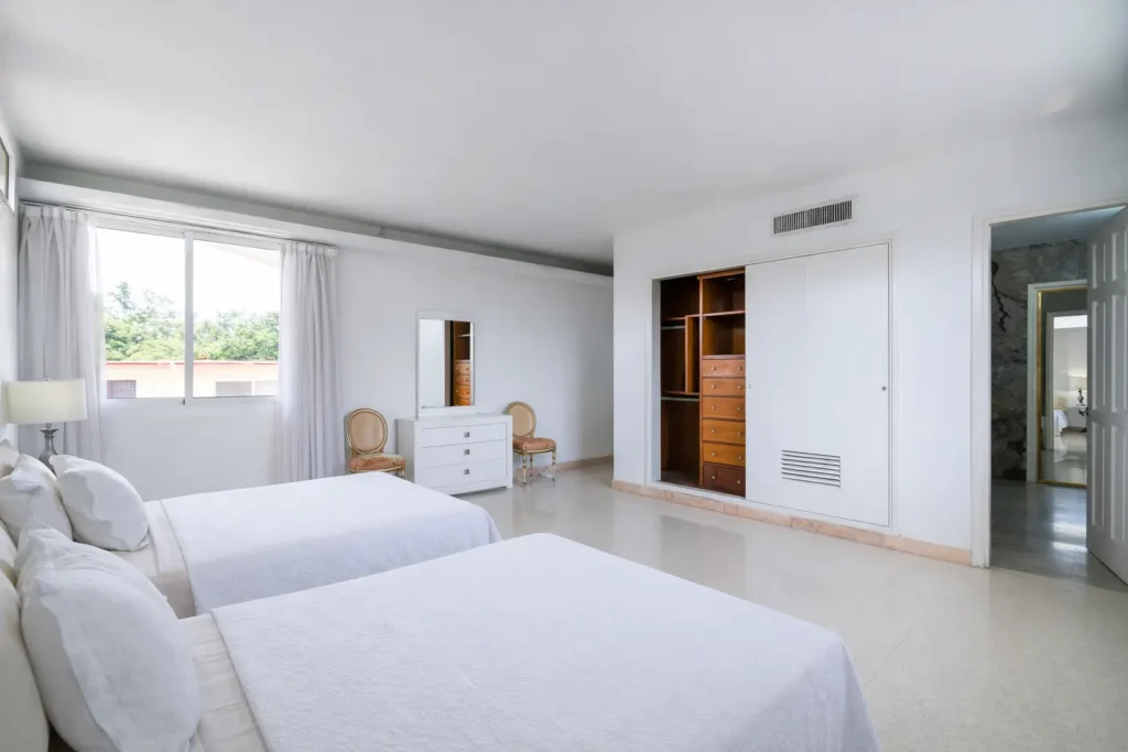 Twin-bed room at Luxury Rio Mar villa
