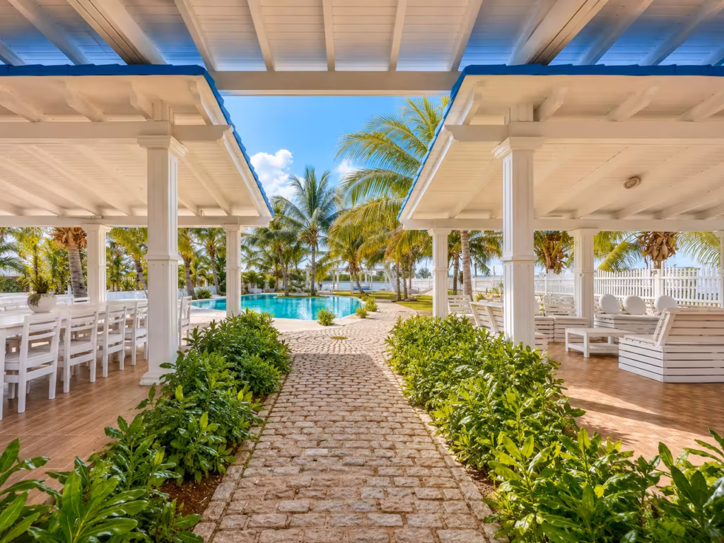 Private pool at Villa Palm Cay in Santa Fe, Havana