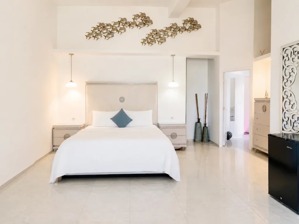 Guest bedroom at Villa Palm Cay in Havana